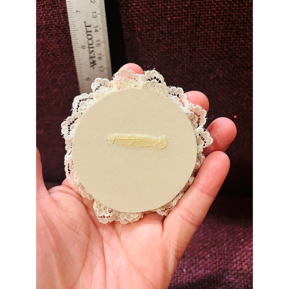 Kewpie Vintage face with lace all around - Picture 3 of 6